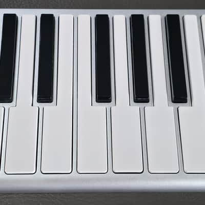 CME Xkey 37-Key USB Keyboard MIDI Controller and Case image 4