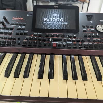 Korg PA1000 61-Key Professional Arranger 2017 - Present - Red image 7