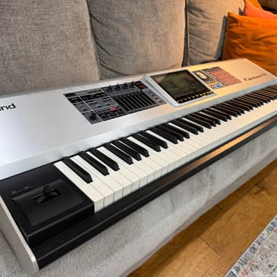 Roland Fantom-G8 88-Key Workstation Keyboard 2008 - 2012 - Silver image 7