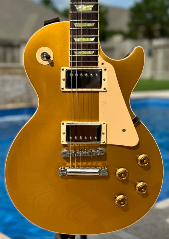 Gibson Les Paul Classic BG 2001 Gold Top Gibson Les Paul Classic 2001 - Gold Top | Reverb