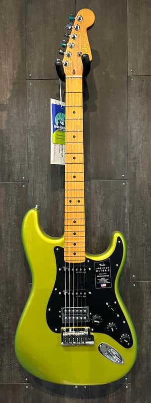 BRAND NEW 2025 Fender American Ultra II Stratocaster HSS Solar Flare w/ Case