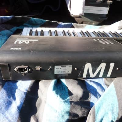 Korg M1 keyboard synth 61 key music work station image 9