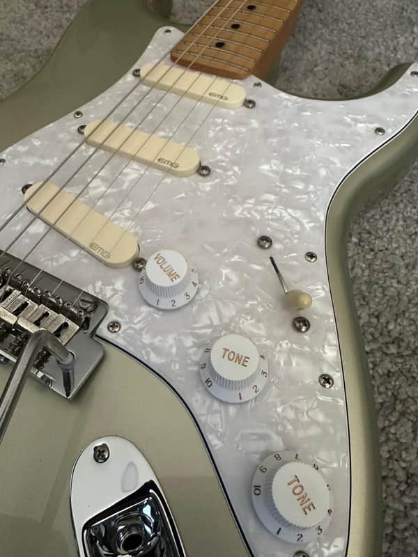 EMG DG20 David Gilmour Pre-Wired Loaded Strat Pickguard