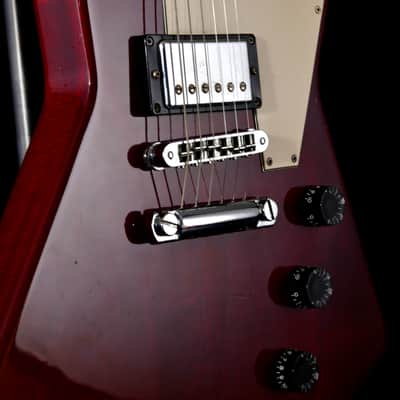 2001 Gibson Explorer '76 in Cherry. Comes with Original Gibson Hardcase. image 17