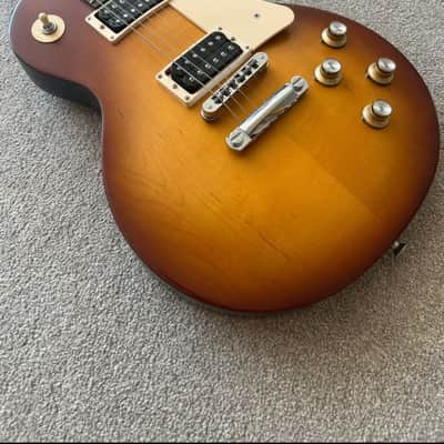 Gibson Les Paul Studio '50s Tribute with Humbuckers 2011 - 2015 - Satin Honeyburst image 3