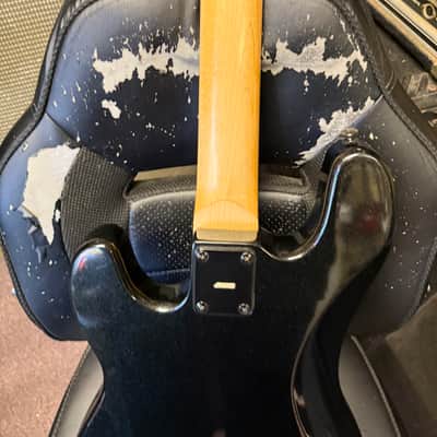 Kramer Focus by Kramer 4 string bass guitar - Black sparkle image 10