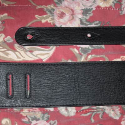lite use RockYou (Rock You) PU Faux Leather Snakeskin Pattern Guitar Strap (front: brown, tan, black pattern) (back: black) reversible - main part of strap 2 & 3/4" wide, belt part 1 & 1/4" wide [polyurethane leather] Adjustable Length from 44" to 53" image 19