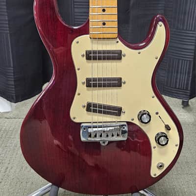 1982 Peavey T-30 USA Electric Guitar – Ultra-Slim Neck – Super Ferrite Pickups – Original Hard Case image 2