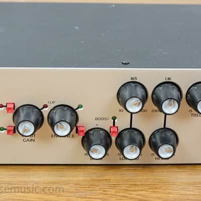 Eden TN226-U Terra Nova Series 225W Lightweight Bass Head with Semi-Parametric EQ image 3