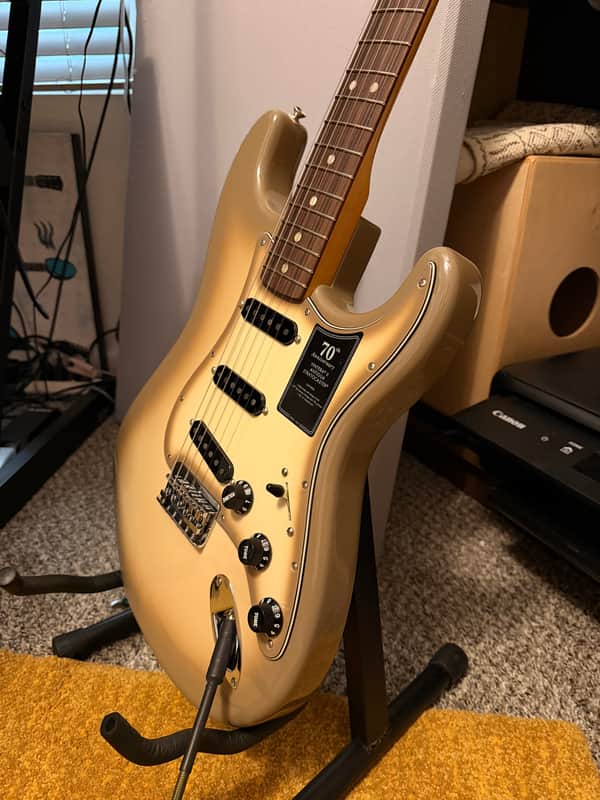 Fender 70th Anniversary Vintera II Stratocaster 2024 - Antigua