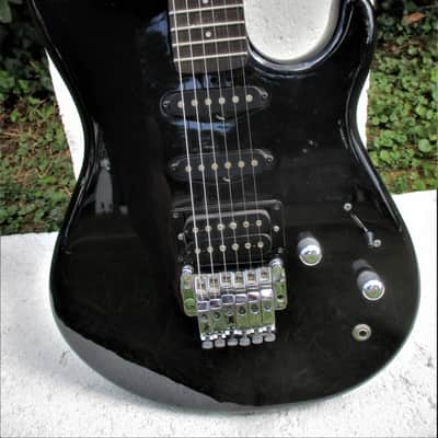 Yamaha SE 350 Guitar, 1990's, Strat Style, 3 PU's, Black Finish, Fresh Setup & Strings, Gig Bag image 3