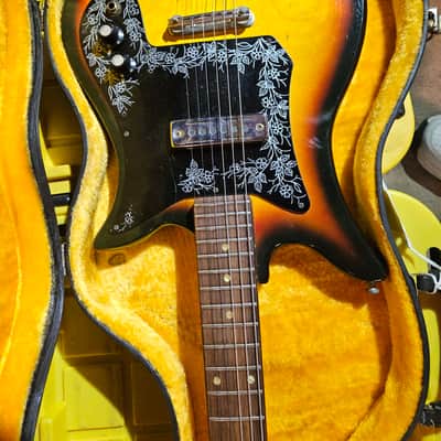 Teisco  tulip  guitar, sunburst Circa 1970's image 4