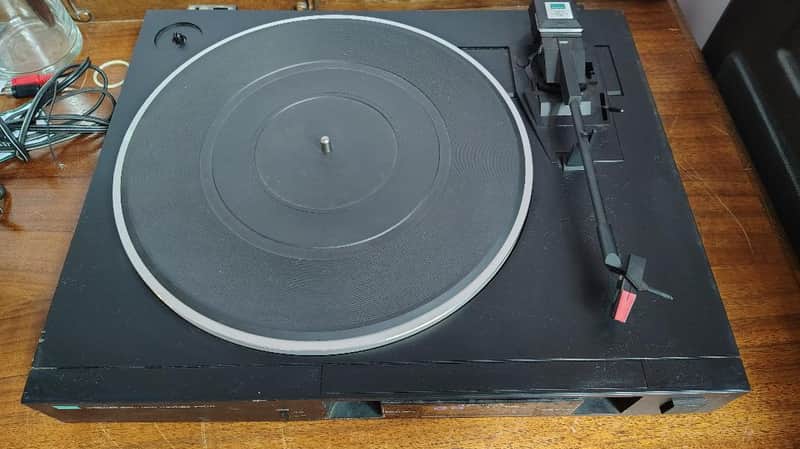 Sansui P-D11 turntable in excellent condition serviced - 1970's image 1