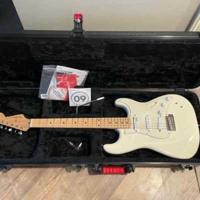 Fender Ed O'Brien Signature EOB Strat. 2017 Original Paint Olympic White w/ Hardshell Case image 8