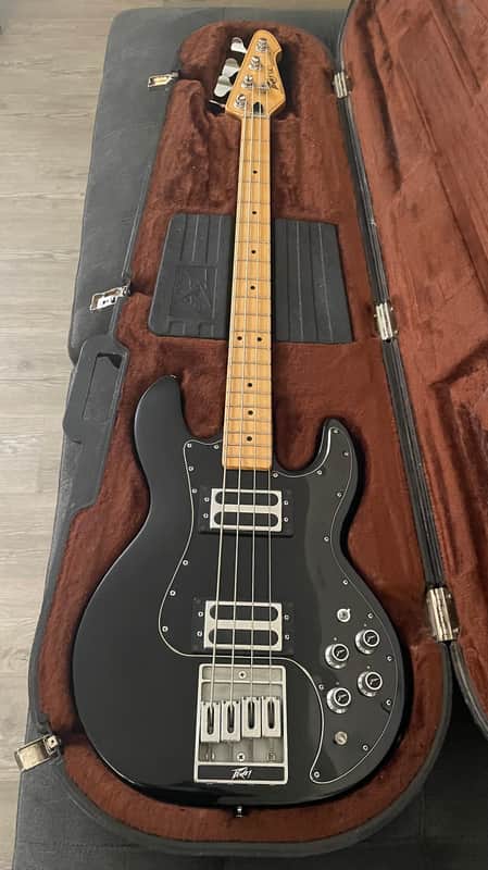 Peavey T-40 with Maple Fretboard 1978 - 1988 - Black image 1