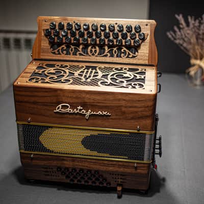 Acordeón datónico Castagnari Jà button accordion image 1