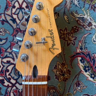Fender Player Stratocaster with Pau Ferro Fretboard 2018 - 2024 - Silver image 7