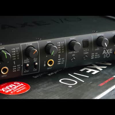 IK Multimedia AXE I/O USB Audio Interface 2019 - Present - Black image 3