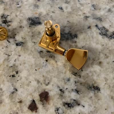 Gotoh Locking Bass Side Tuner - Gold image 4