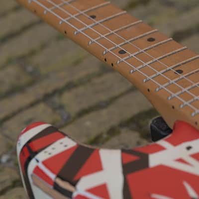 EVH Striped Series Frankenstein™ Frankie - Red with Black Stripes Relic image 8