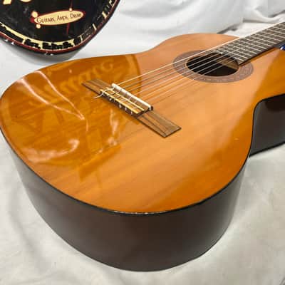 Yamaha C40 Classical Acoustic Guitar image 17