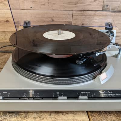 Technics SL 235 Changer / stacker Turntable For Local Pick Up in Milwaukee, WI image 10