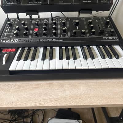 Moog Grandmother Dark 32-Key Semi-Modular Analog Synthesizer 2020 - Present - Black / Black Panel