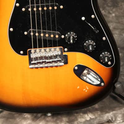 Squier Stratocaster Electric Guitar Brown Sunburst Rosewood Fretboard Black Pickguard image 2
