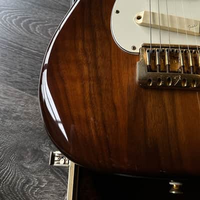 1983 Fender Elite Stratocaster Walnut Body & Neck Excellent with Original Case image 3
