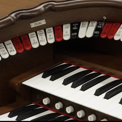 Allen Theatre Organ with Pedalboard, Built-In Speakers, and bench! image 4