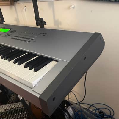 Yamaha Motif ES 8 Production Synthesizer 2000s - Gray image 9