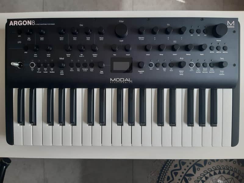 Modal Electronics Argon8 8 Voice 37-Key Wavetable Synthesizer 2020 - Grey image 1