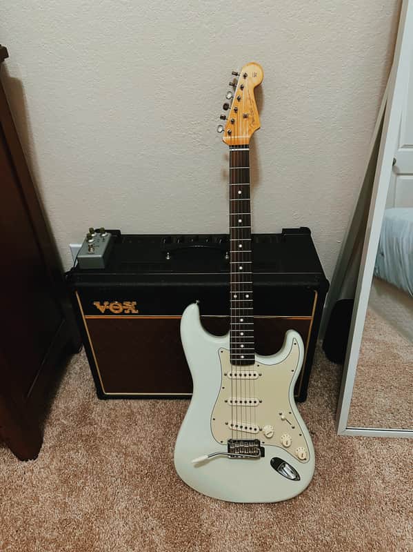 Fender Classic Player ‘60s Stratocaster - Sonic Blue