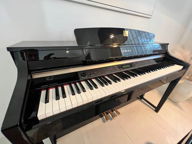 Yamaha Clavinova CLP380 - Polished ebony image 1