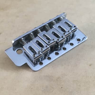 Fender? Early MIM Vintage Strat Bridge Plate Light NOS Aged 6 Rare Saddles Very Light Relic image 1
