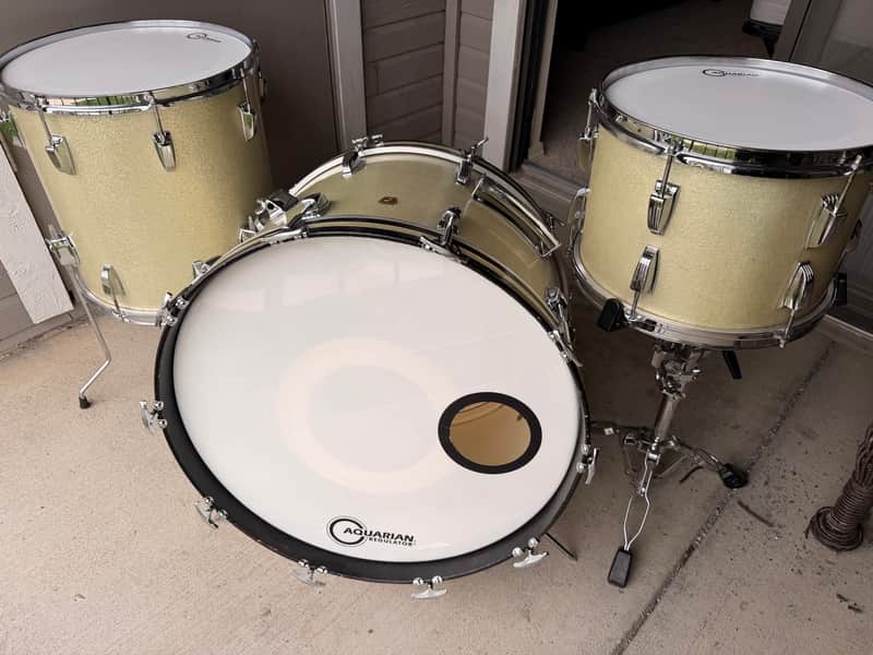 Ludwig Super Classic 1966 - Aged Silver Sparkle image 1