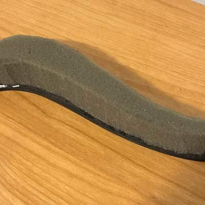 Hofner F-Hole Foam Plug Cover for Hofner Jazzica - Ebony image 2