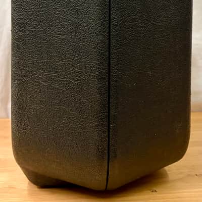 Ludwig UFO Clamshell Hard Plastic Snare Drum Case 1970s-1980s - Textured image 3