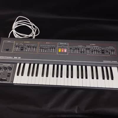 Elektronika EM-25 - soviet analog synth, 1990 image 1