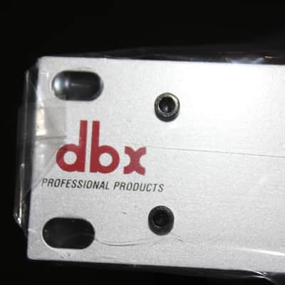 dbx 223xs Stereo 2-Way / Mono 3-Way Crossover (XLR) image 2