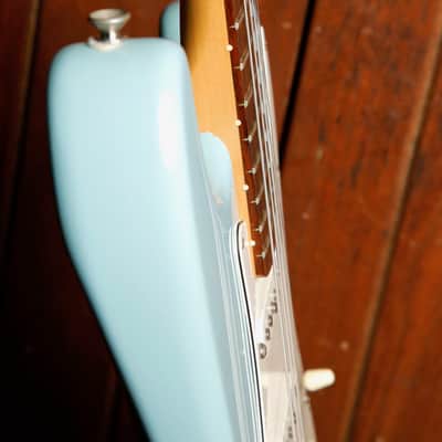 Fender Classic Player '60s Stratocaster Sonic Blue Electric Guitar 2006 Pre-Owned image 12