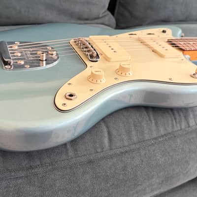Early 2000’s Fender American Vintage '62 Jazzmaster - Ice Blue Metallic image 15