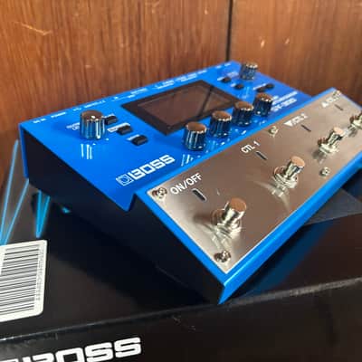BOSS SY-300 Guitar Synthesizer w/ box, power supply image 7