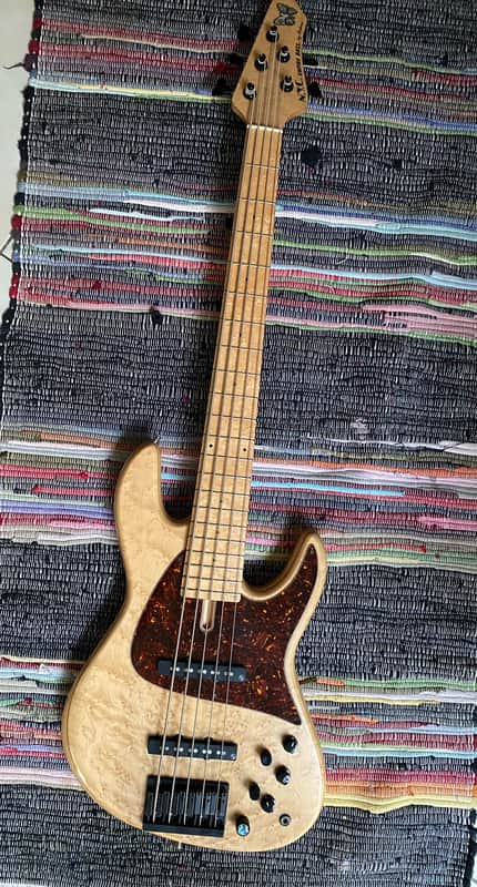 Fodera NYC Empire 2009 - 5 strings image 1