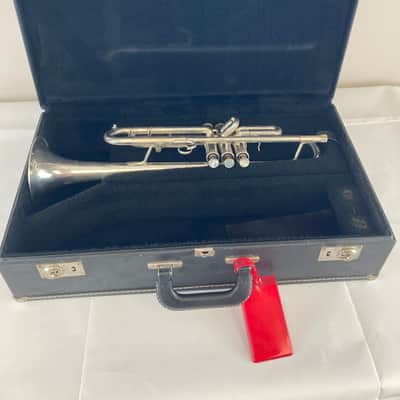 Getzen 700 Eterna Bb Trumpet – Silver Plated – Intermediate Model – w/ Case – Excellent Condition SM#1359 image 1