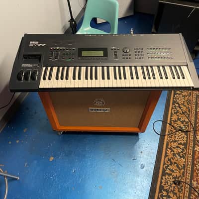 Yamaha SY77 Synthesizer 16 Voice Multi Timbral Workstation