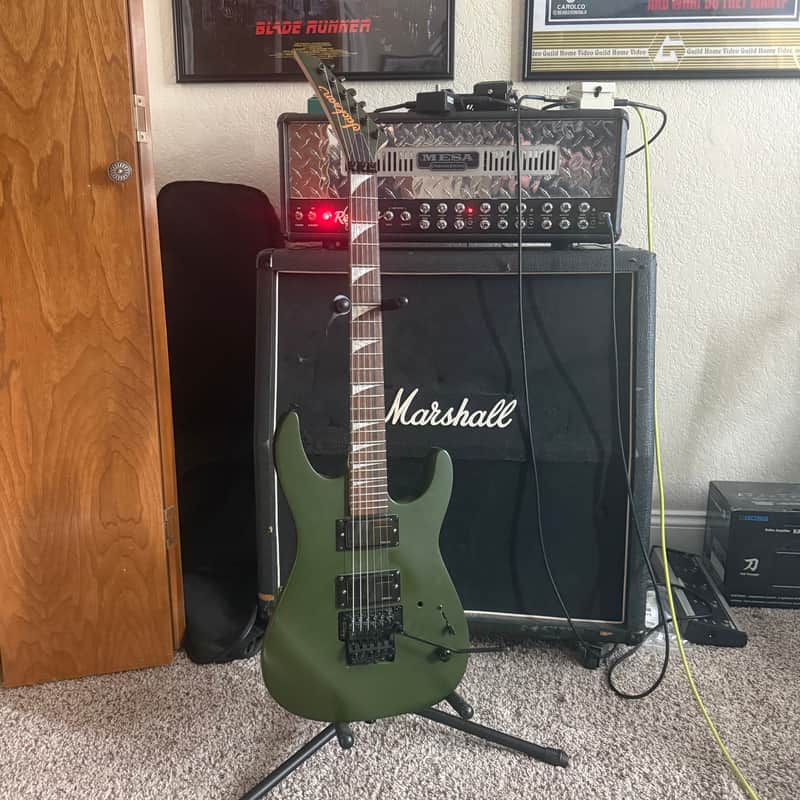 Save $300 on Limited-Edition Jackson Dinky!