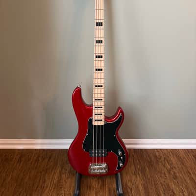 G&L Tribute Kiloton Bass with Hard Case image 1