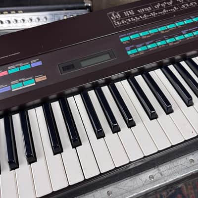 Yamaha DX-7 Digital FM Synthesizer 61 Key - 1980's image 3