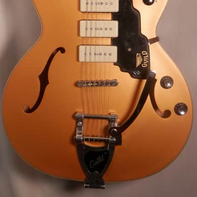 Guild Starfire I SC Jet90 Single Cut Semi-Hollow w/ Vibrato Tailpiece Satin Gold image 2